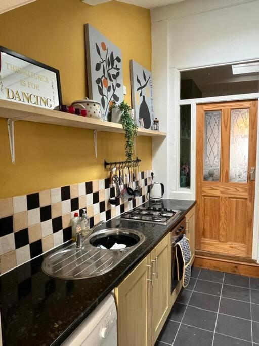 Just The Splott! Sleeps 6, 8 Mins To Stadium. Cardiff Exterior foto