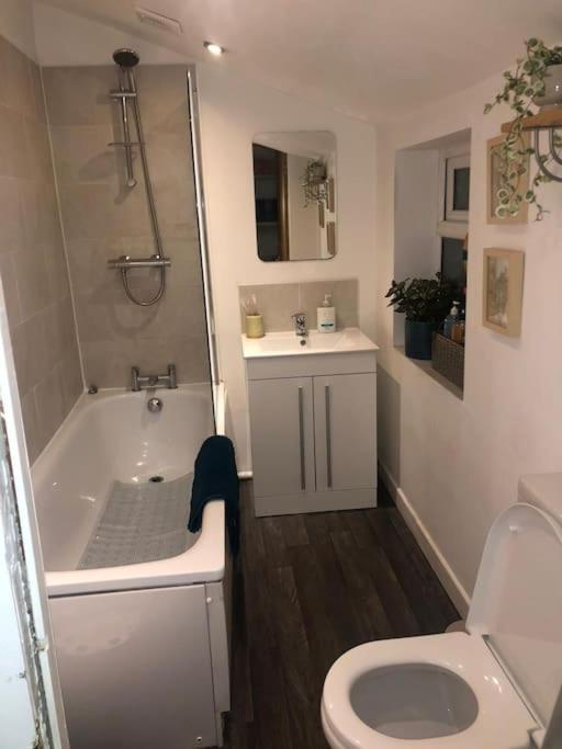 Just The Splott! Sleeps 6, 8 Mins To Stadium. Cardiff Exterior foto